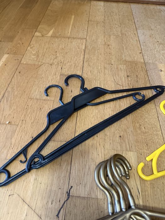 Zestaw 33 sztuk wieszakow ikea na ubrania dzieciece rozowe ikea