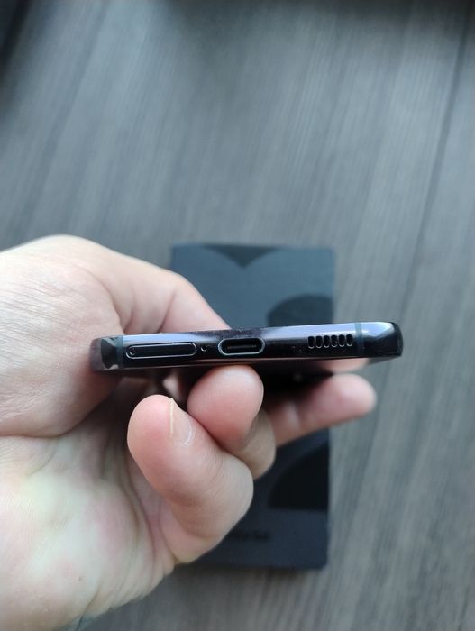 Смартфон Samsung Galaxy S22 5G 8/128GB S9010/DS Phantom Black  На запчасти.