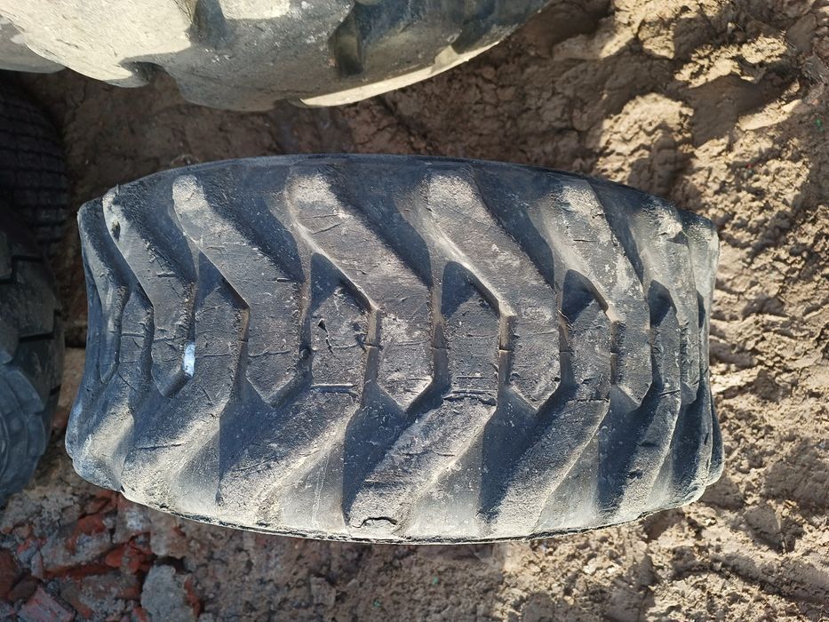 Opona rolnicza 10-16.5 bobcat gehl mustang ładowarka miniladowarka