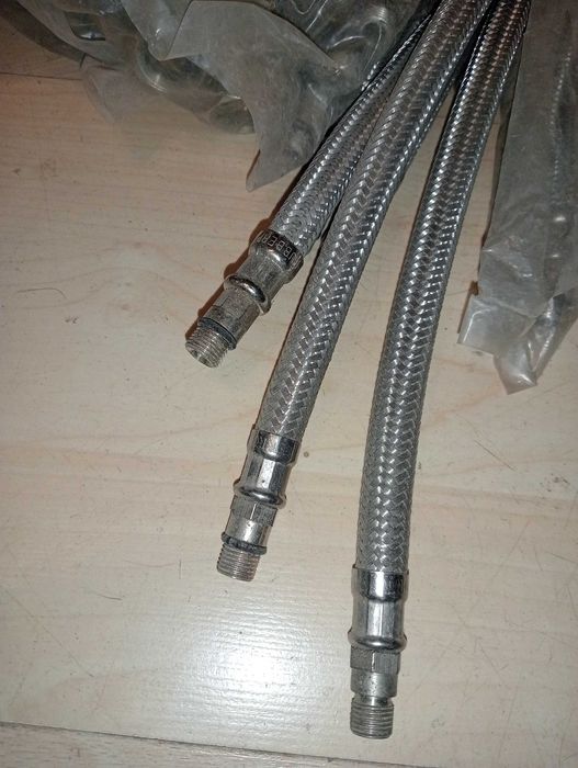 Wężyk w oplocie 1/2", 3/8"