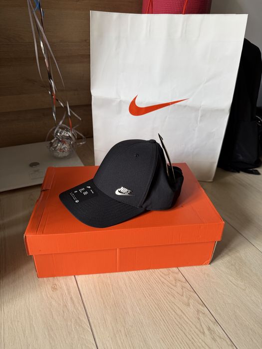 Кепка nike dri-fit club structured metal logo cap black
