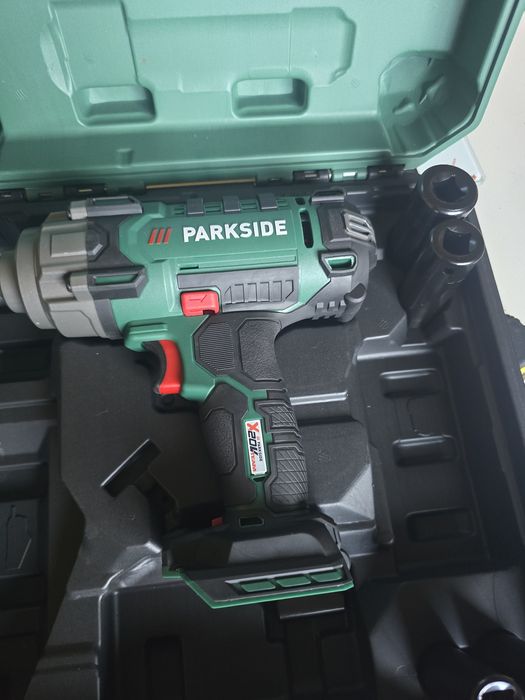 Aparafusadora de impacto parkside 20v para carro