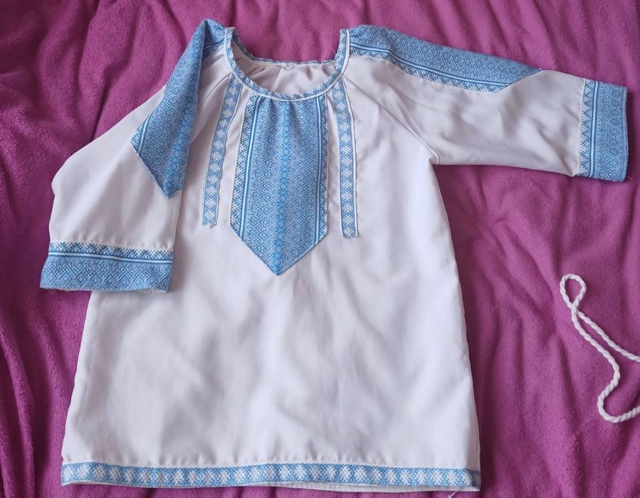 Вишиванка на дівчину