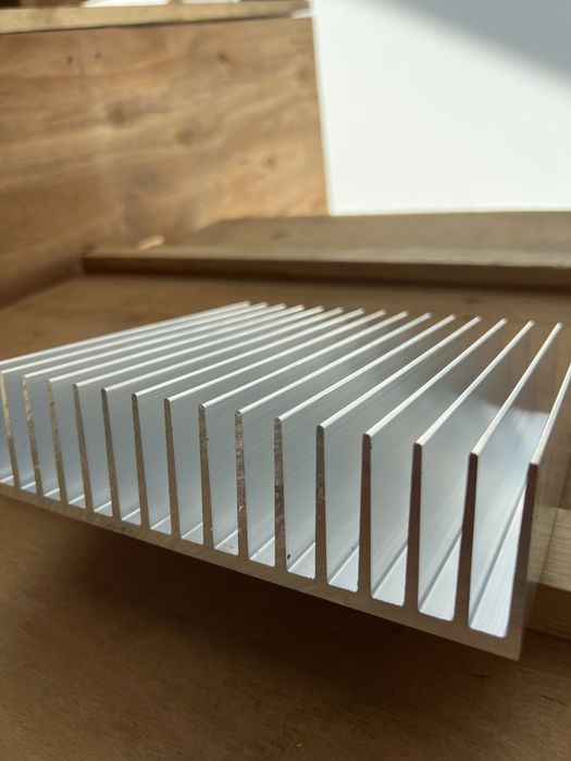 Радіатор профіль алюмінієвий для охолодження електроніки