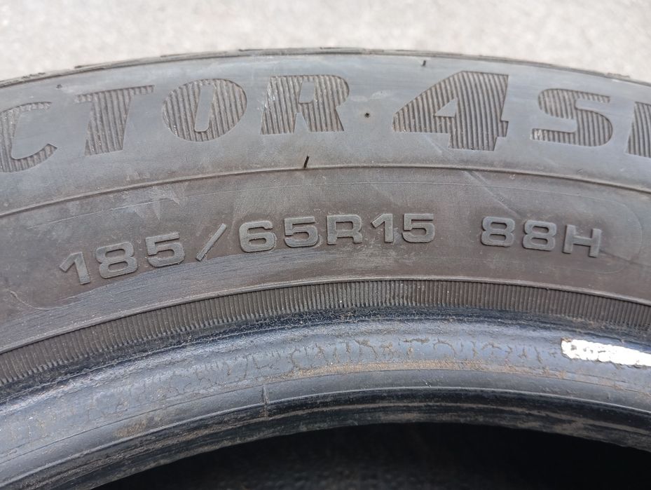 Пара всесезонки 185/65 R15 Good Year Vector 4 Seasons