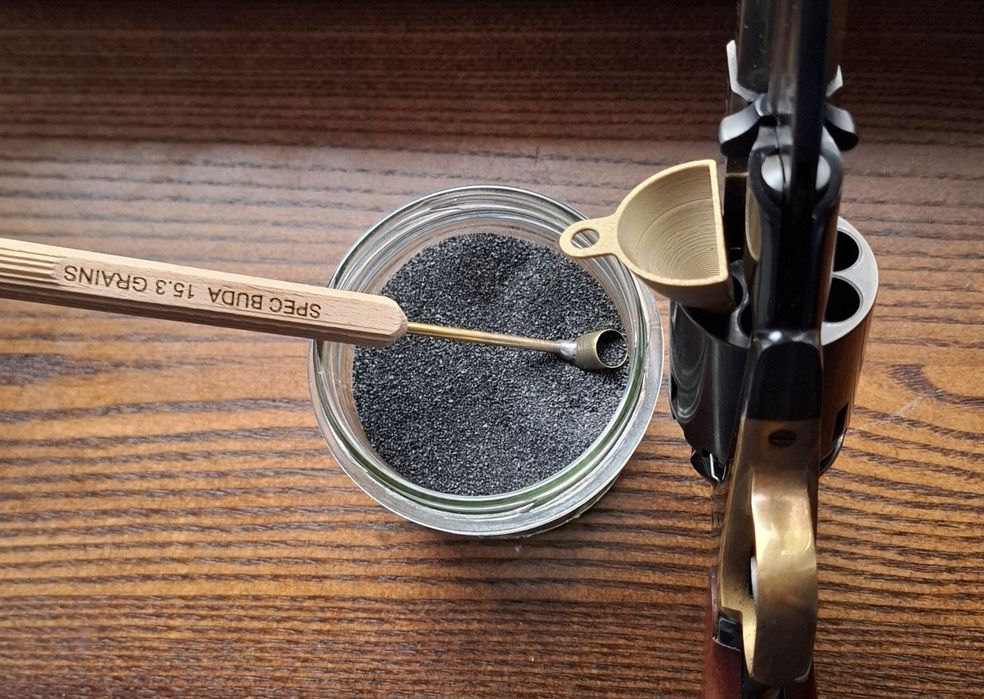 Lejek do rewolweru czarnoprochowego. Remington, Colt