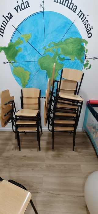 Conjunto de 9 Cadeiras de Formação/Escritório – Super Práticas e Empilháveis!