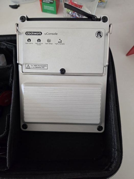 uConsole Clockwork com CM5 8Gb RAM + 64Gb Armazenamento