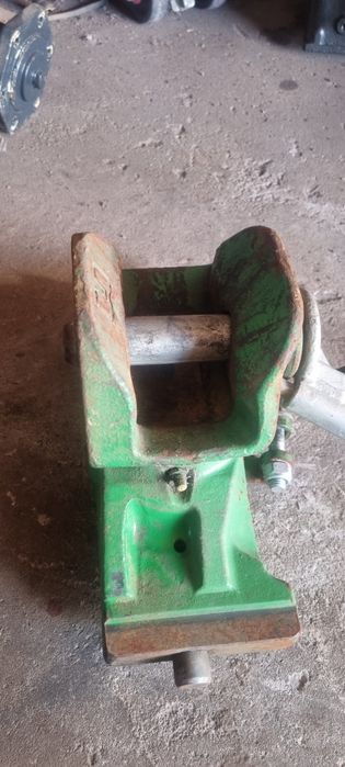 Zaczep automatyczny John Deere