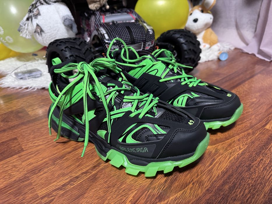 Продам кросівки Balenciaga Track