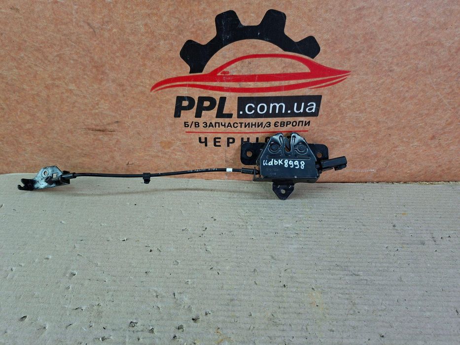 Kia Carens 2013-2019 Замок капота