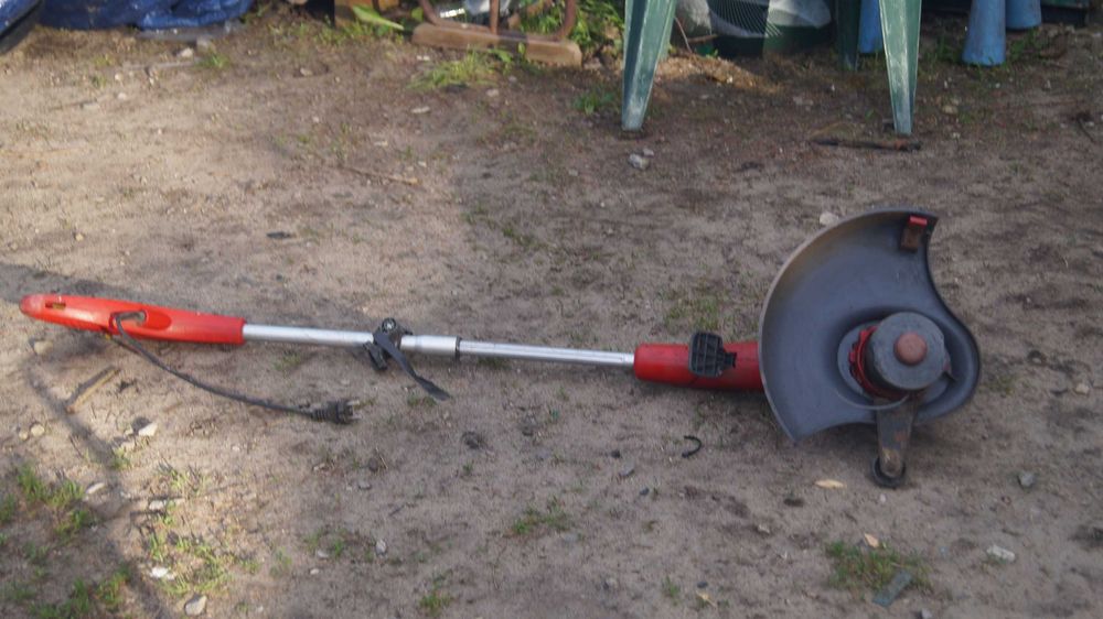 Podkaszarka  elektryczna STERWINS  GT550 550 W sprawna