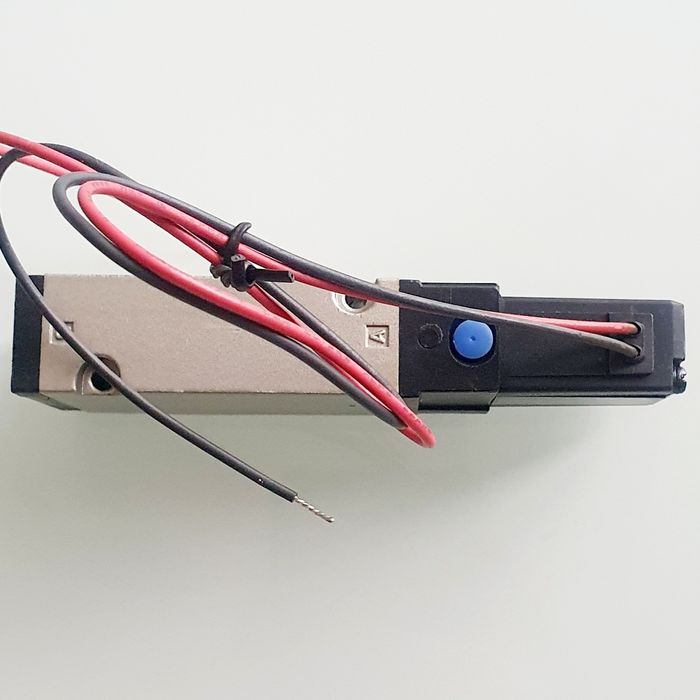 Пневмо розподілювач SMC VZ4150 24VDC