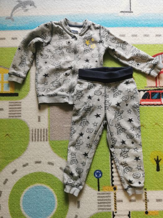 Bluza i spodnie dresowe Lupilu r. 86/92