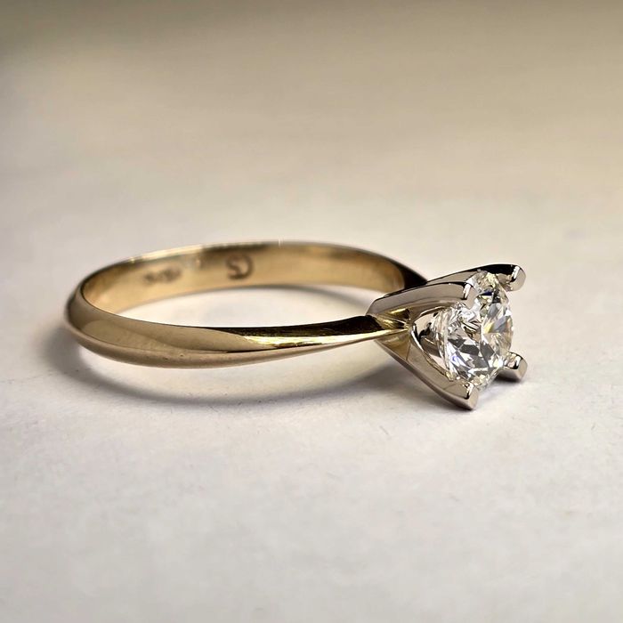 Pierścionek zaręczynowy z brylantem GIA 1 Karat