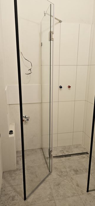 Стильна та сучасна душова перегородка