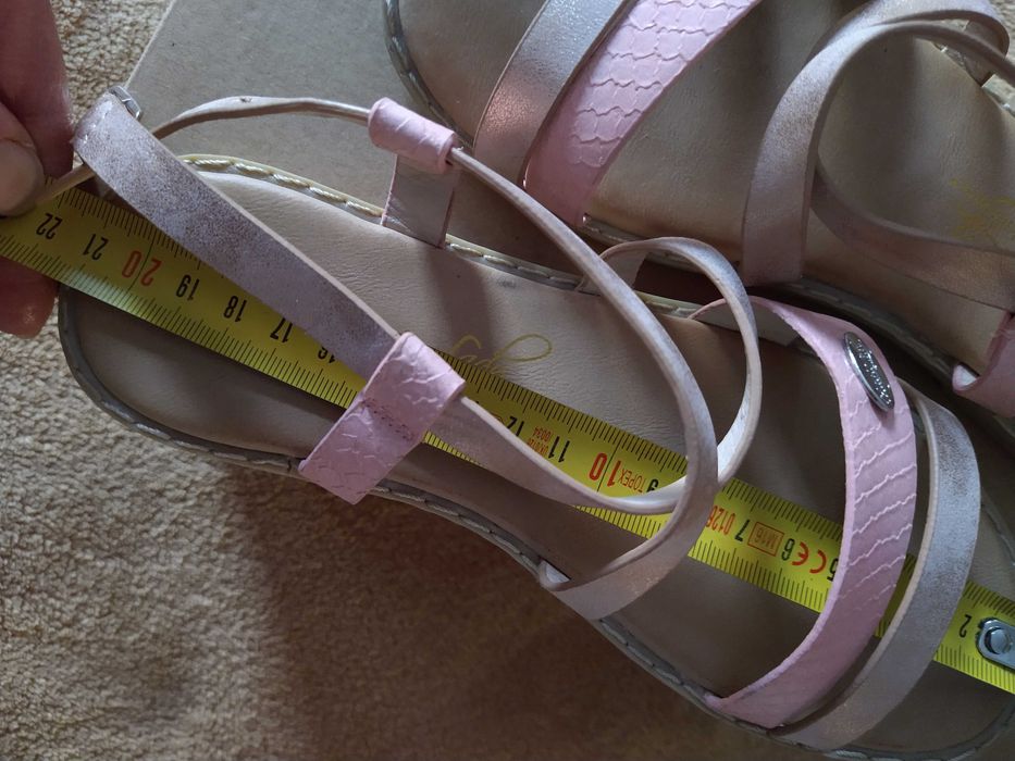 Sandały dziewczęce r. 32