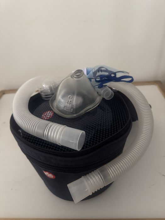 Nebulizador “Pic” AirProject para crianças, foi apenas usado uma vez, está como novo, com caixa e todos os acessórios