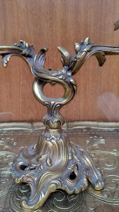 Extraordinário Castiçal / Candelabro de 2 braços em Bronze Trabalhado