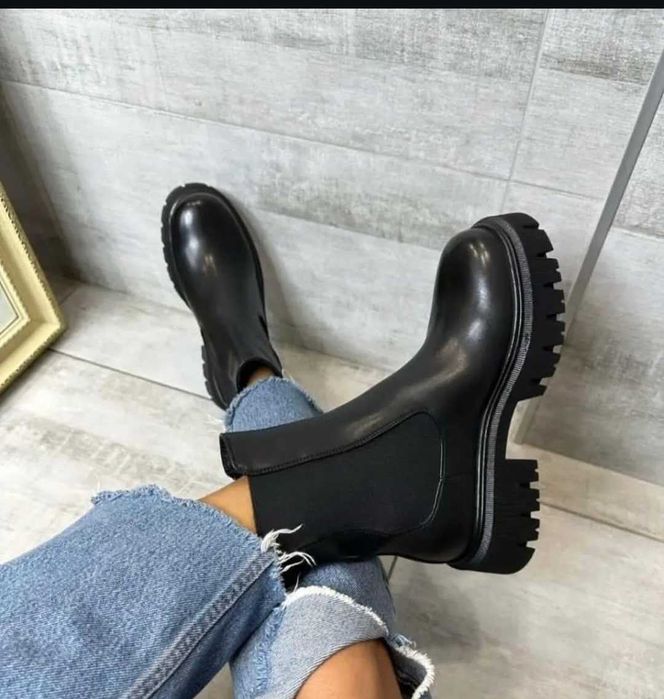 Розпродаж нових челсі