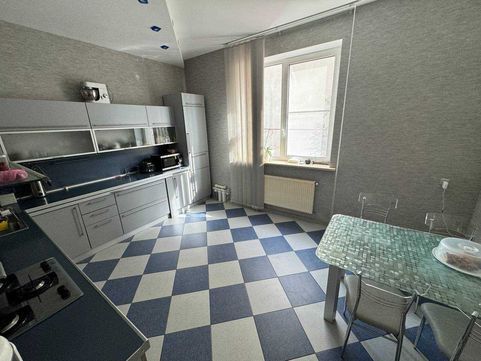 Продаю 2- х эт. дом на Б. Фонтане