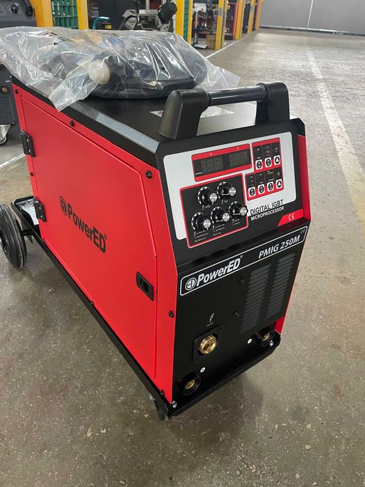 Semi automática POWERED PMIG 250M