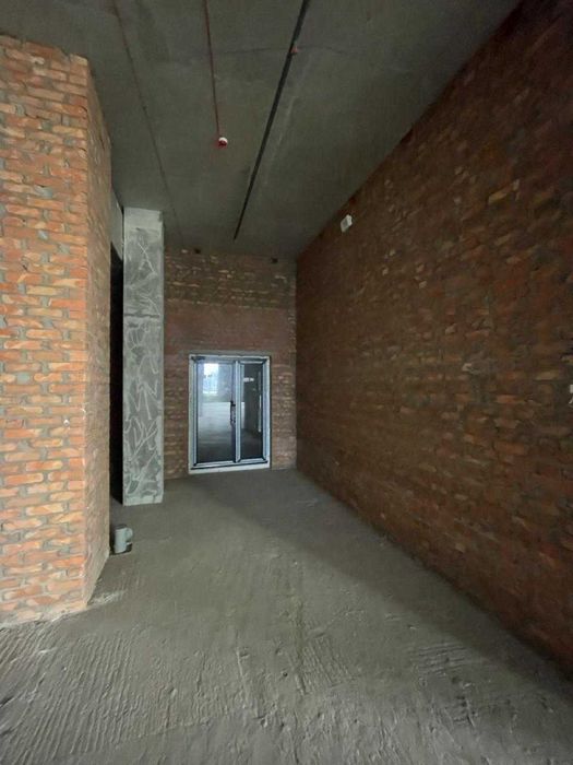 Оренда комерційного приміщення 812 м | ЖК Manhattan City | Без ремонту