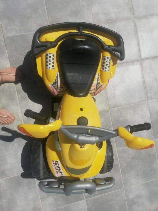 Moto 4 Elétrica Infantil - Injusa Quad Racing 6V (Amarela)