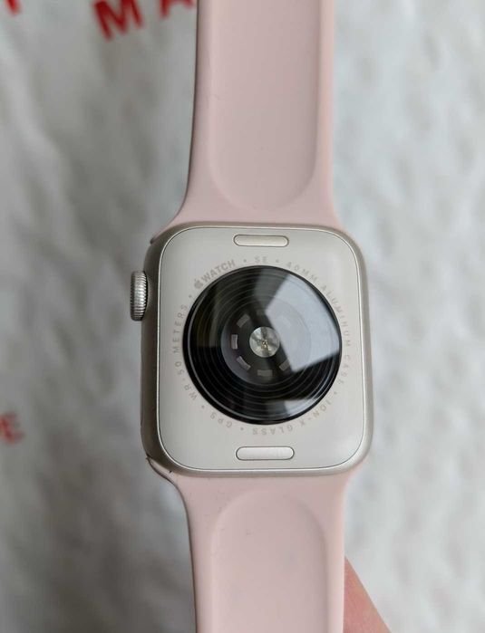 Актуальні 2 nd gen SE 2 40 mm Apple Watch Starlight батарея 99%