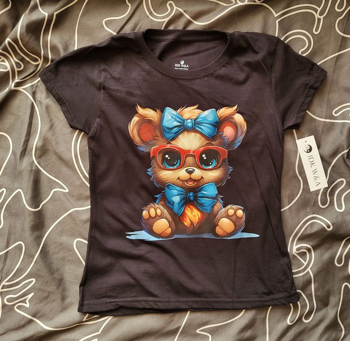 Czarna koszulka z misiem rozmiar 110/116cm