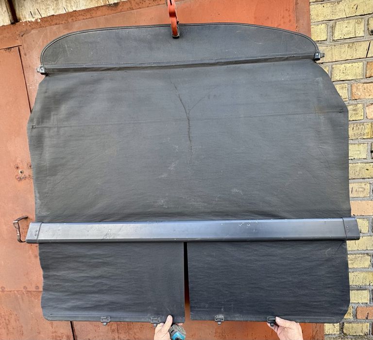 Шторка/полка задняя багажника авто