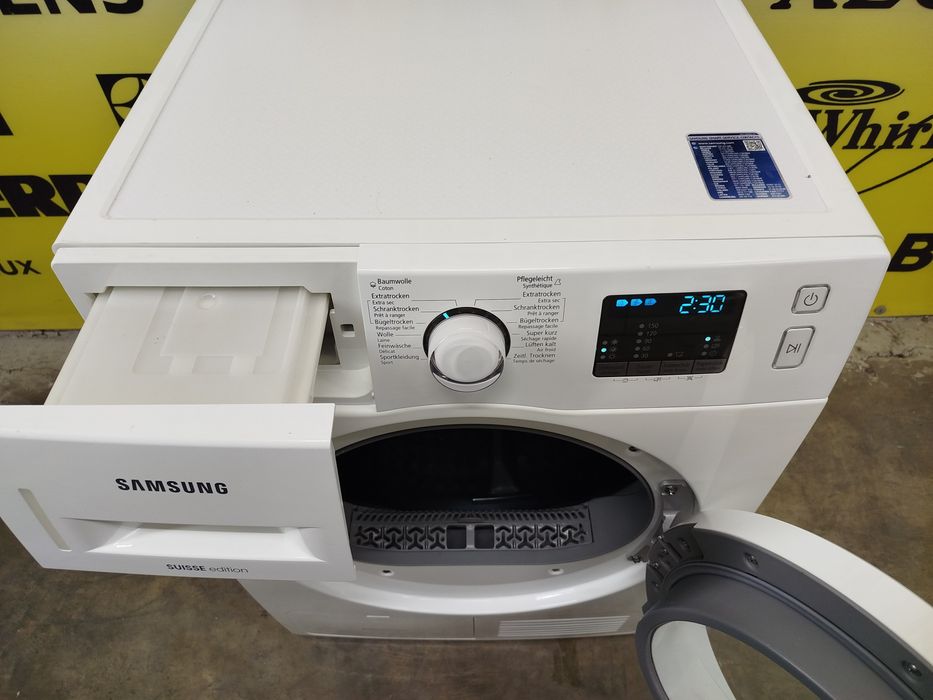 Сушка для одягу фірми Samsung, модель DV70F5E0HGW