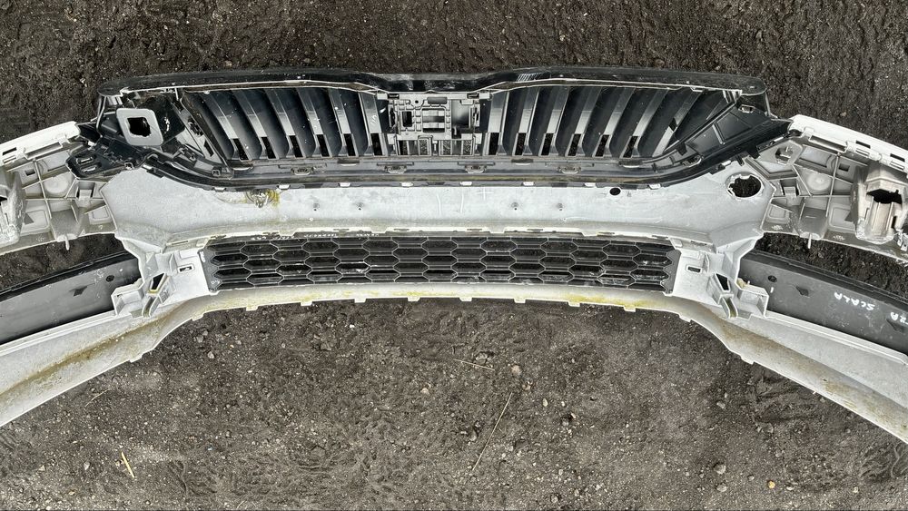 Zderzak przedni LF9E / 9P 4xPDC + radar Skoda Scala 657 18- ORYGINAŁ