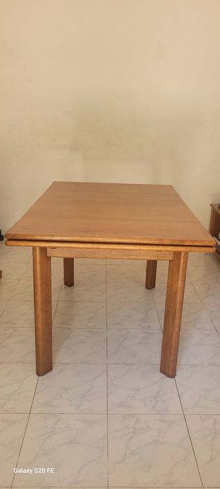 Mesa de jantar grande até 6 lugares