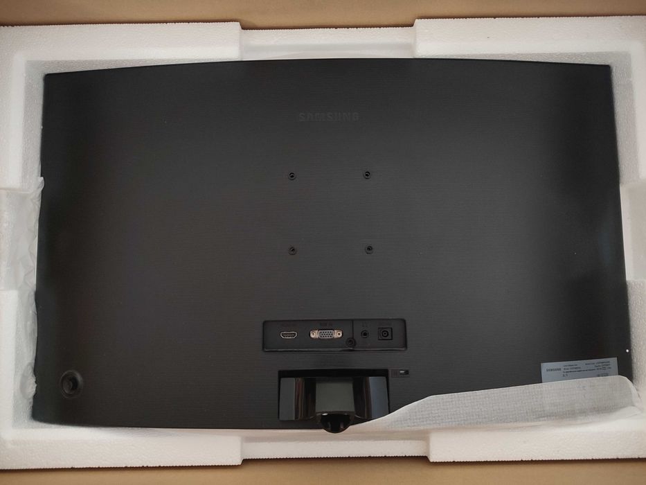 Monitor Curvo Samsung 27" FHD CF390
