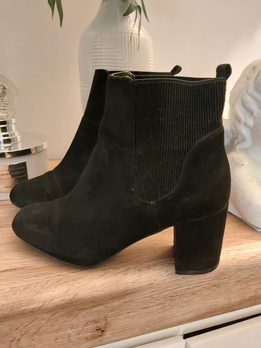 Czarne buty botki na obcasie slupku