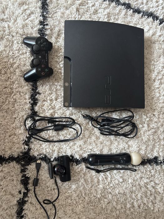 Sprzedam konsolę Sony PlayStation 3 Slim w bardzo dobrym stanie