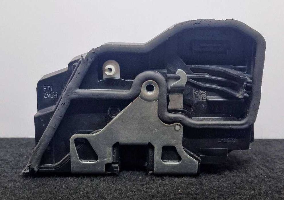 Fechadura / Fecho Porta Frente Esquerdo BMW 1 (F20) ano 2011