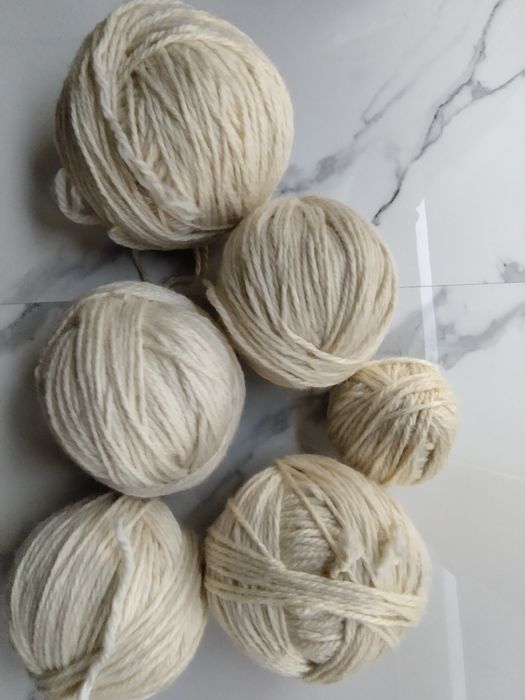 Wełna 100% z odzysku.