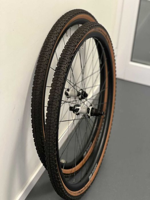 Par de rodas DT SWISS GR 1600