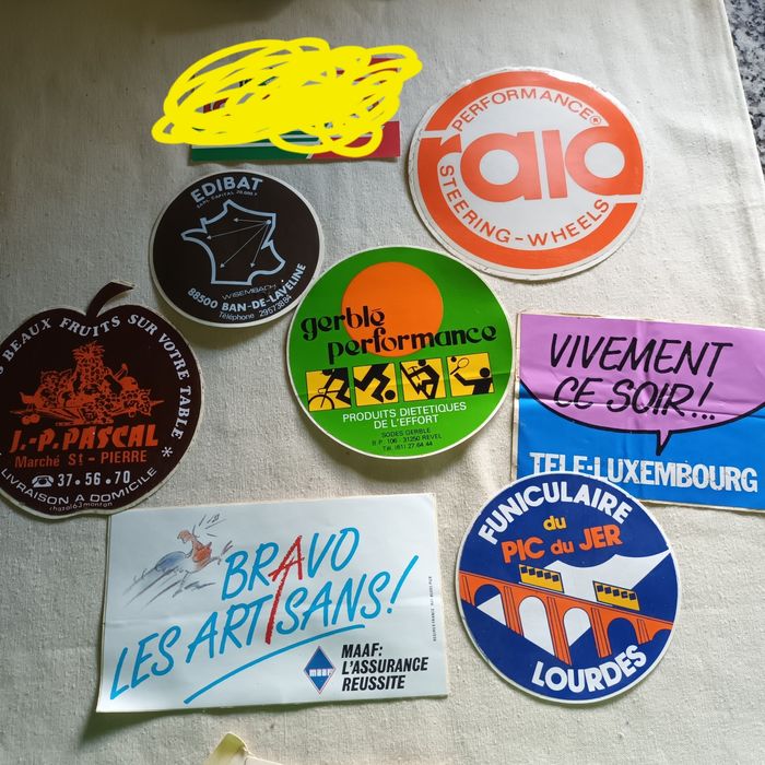 Cromos e autocolantes antigos preço meramente ilustrativo