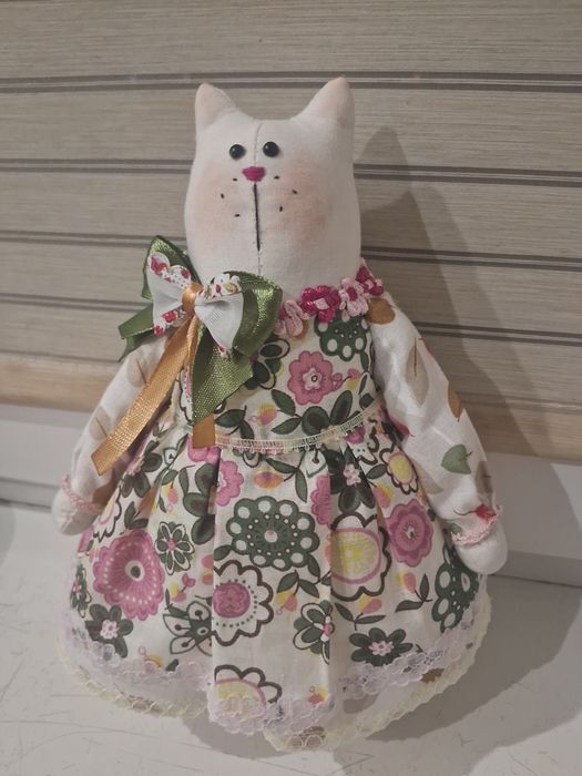 Продаж.  Пасхальні зайці.Котики.