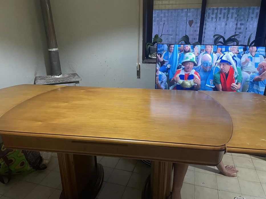 Mesa de sala em bom estado