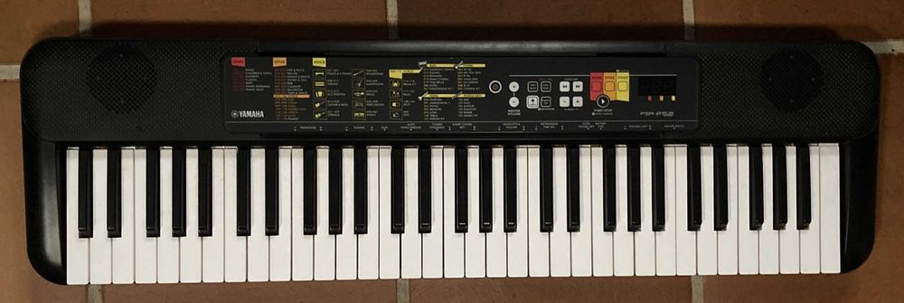 Yamaha PSR-F52 teclado indicado para iniciantes (como novo)