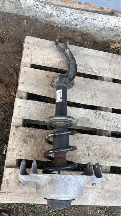 Передній амортизатор Audi Q5, A4 B8,A5 B8,8R0413031AP