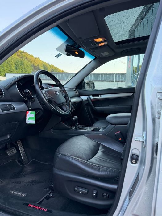Продам Kia Sorento 2013 року