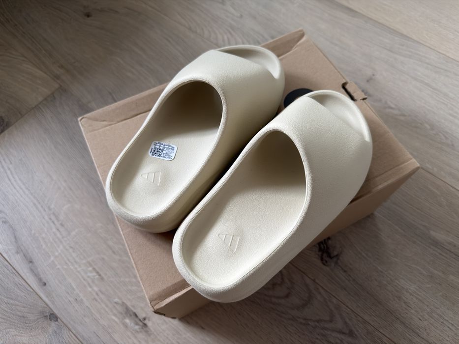 yezzy slide bone