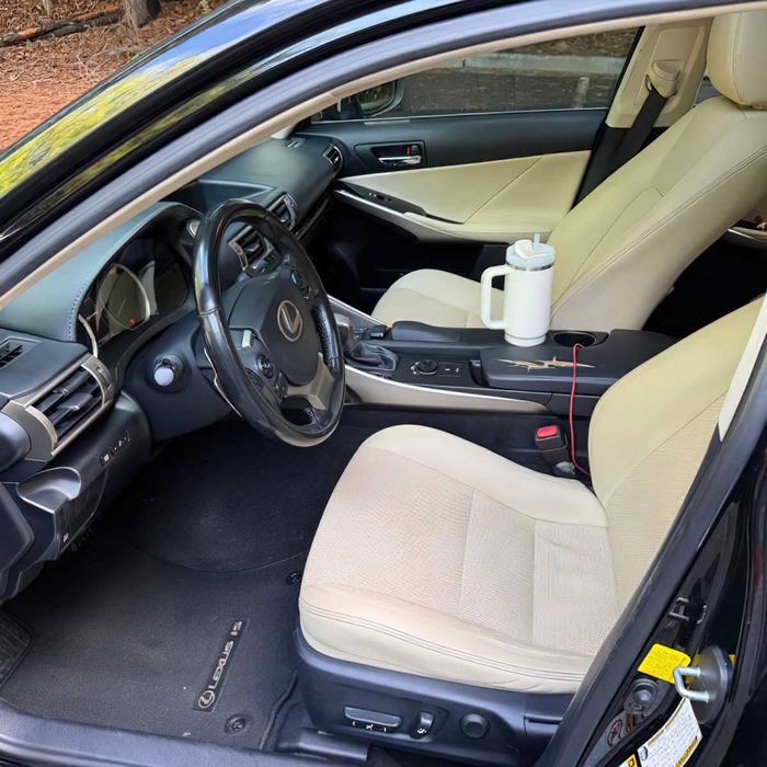 Lexus IS 300      2016