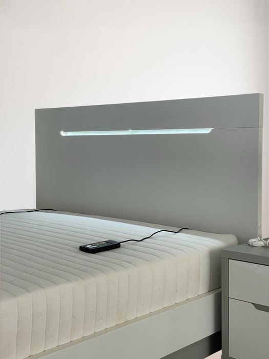 Quarto de Casal de Branco/Cinza - NOVO