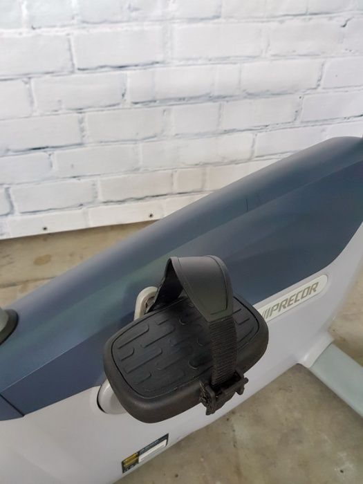 Велотренажер вертикальный Precor UBK885